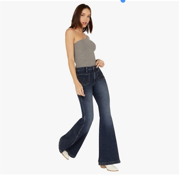 Wrangler Retro Medium Wash Hi-Rise Flare Patch Pocket Victoria Jeans size 28x34‎ - Picture 7 of 7